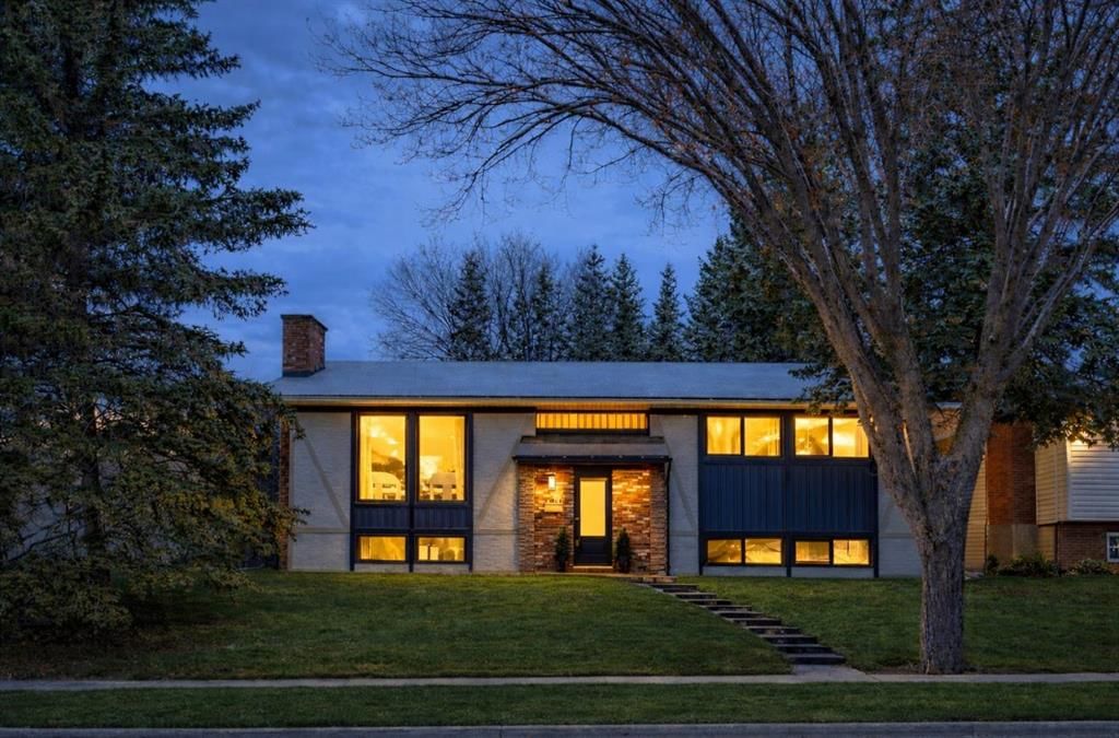 2416 Palliser Drive SW, Calgary — main listing photo