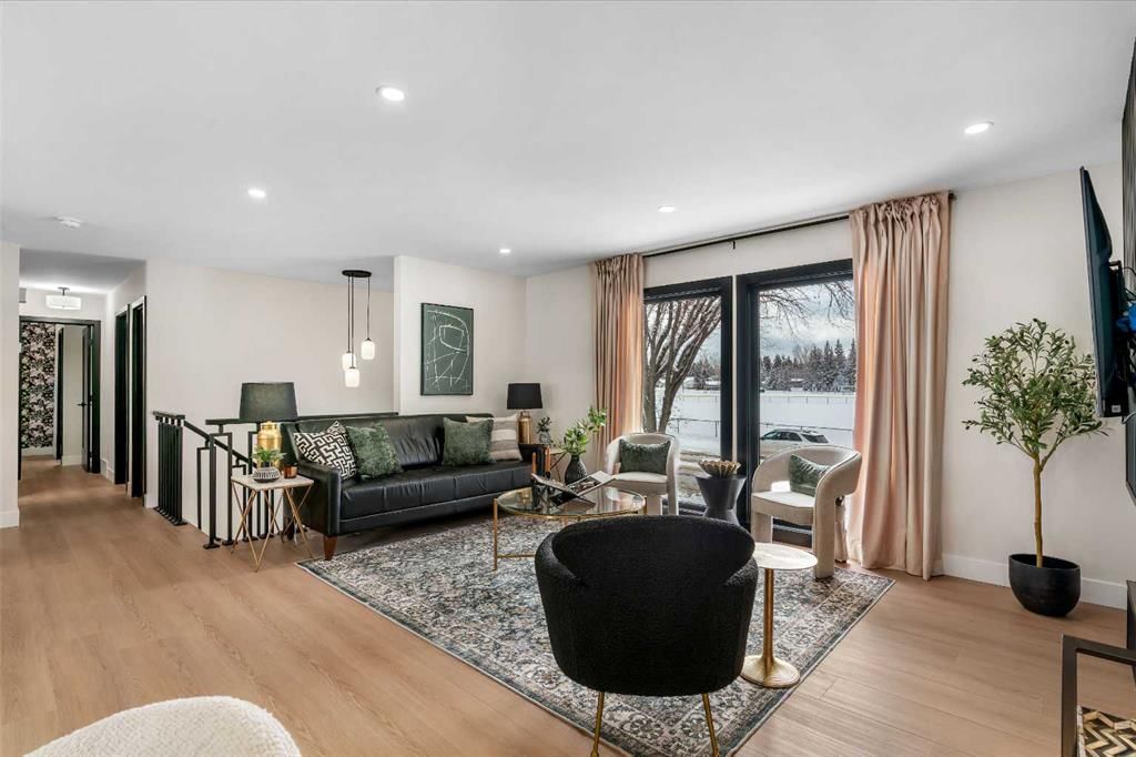 2416 Palliser Drive SW, Calgary — photo 5 of 44