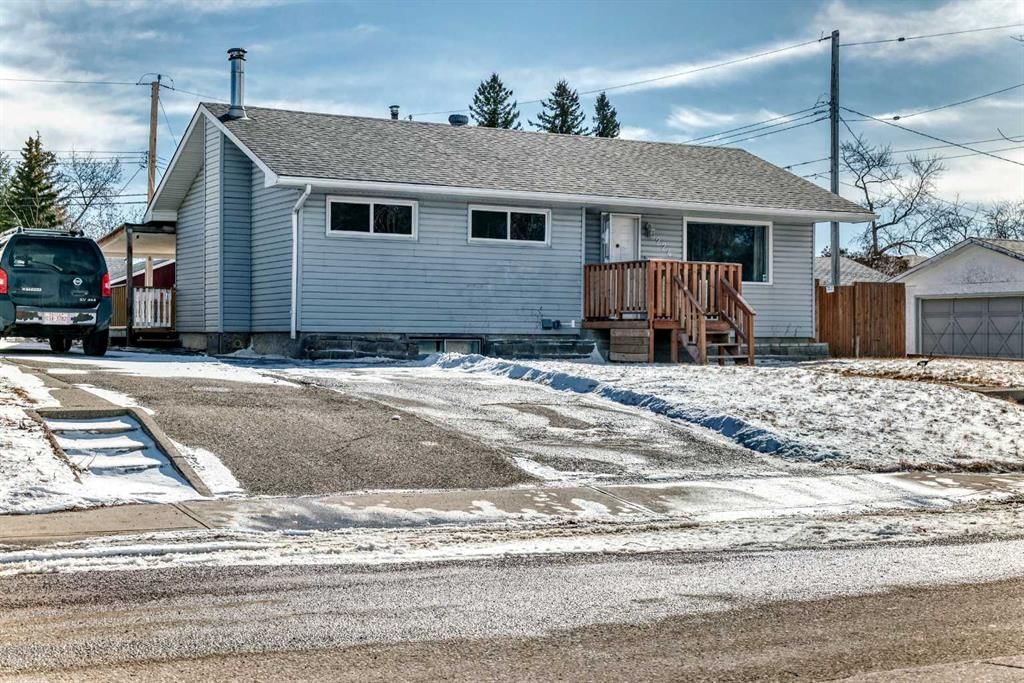 224 47 Street SE, Calgary — photo 2 of 47