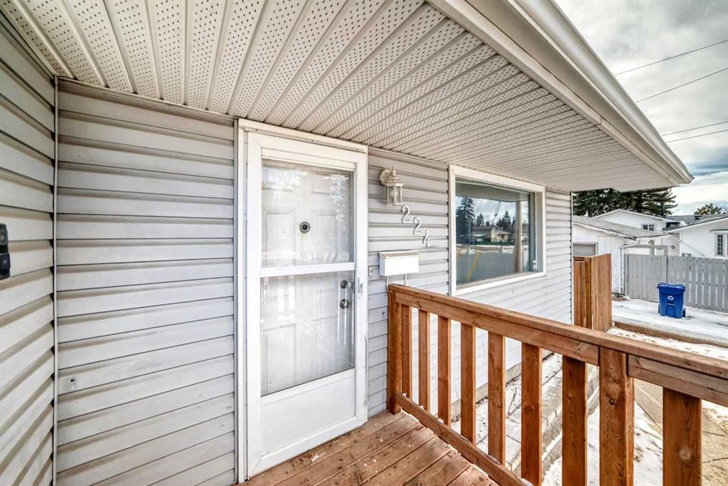 224 47 Street SE, Calgary — photo 4 of 47