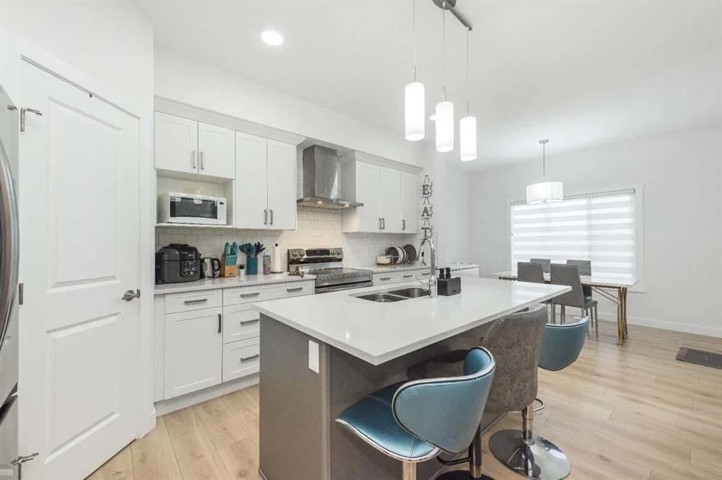 308 Sora Terrace SE, Calgary — photo 3 of 38