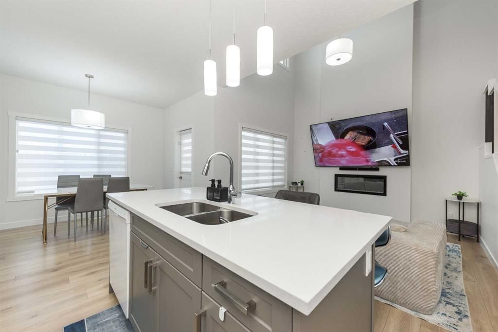 308 Sora Terrace SE, Calgary — photo 5 of 38
