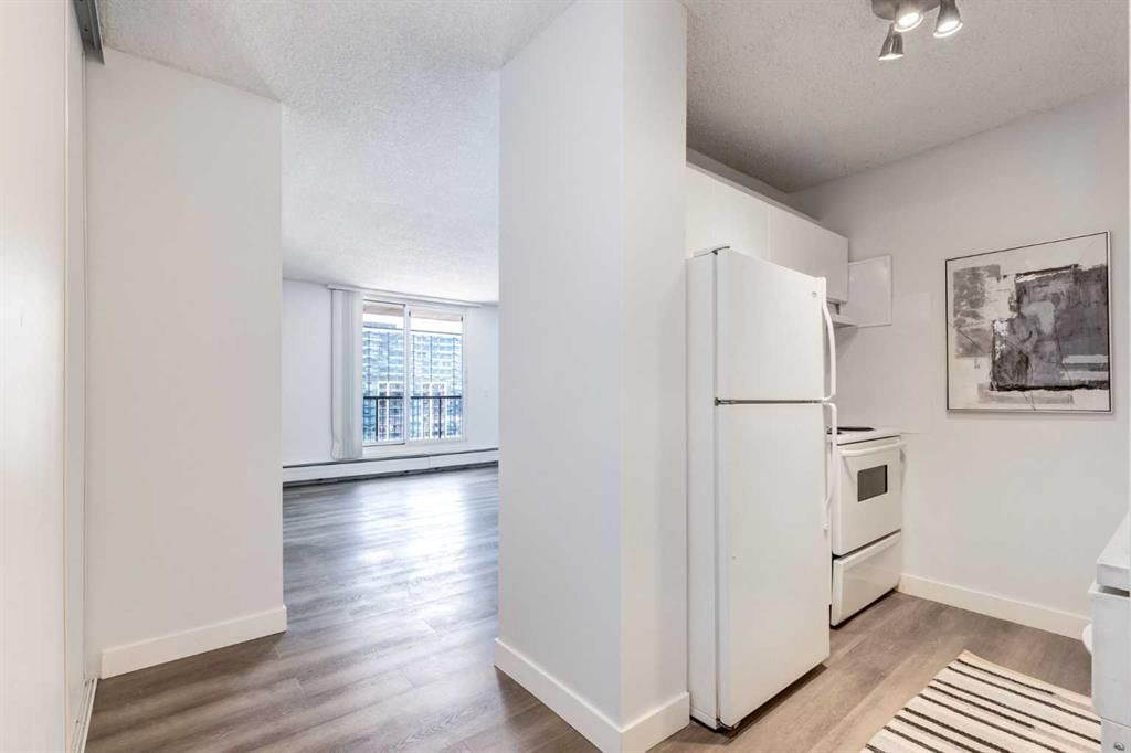 1114, 4944 Dalton Drive NW, Calgary — photo 3 of 36