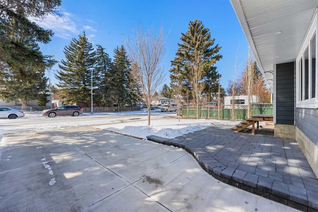 7928 36 Avenue NW, Calgary — photo 2 of 50