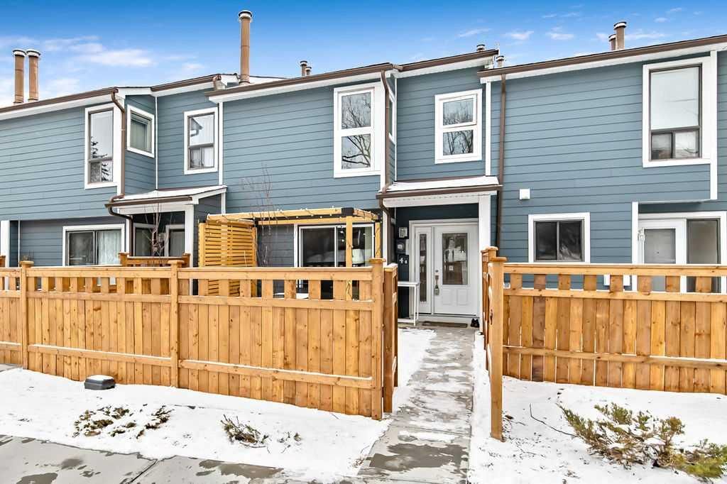 4, 207 Grier Terrace NE, Calgary — main listing photo