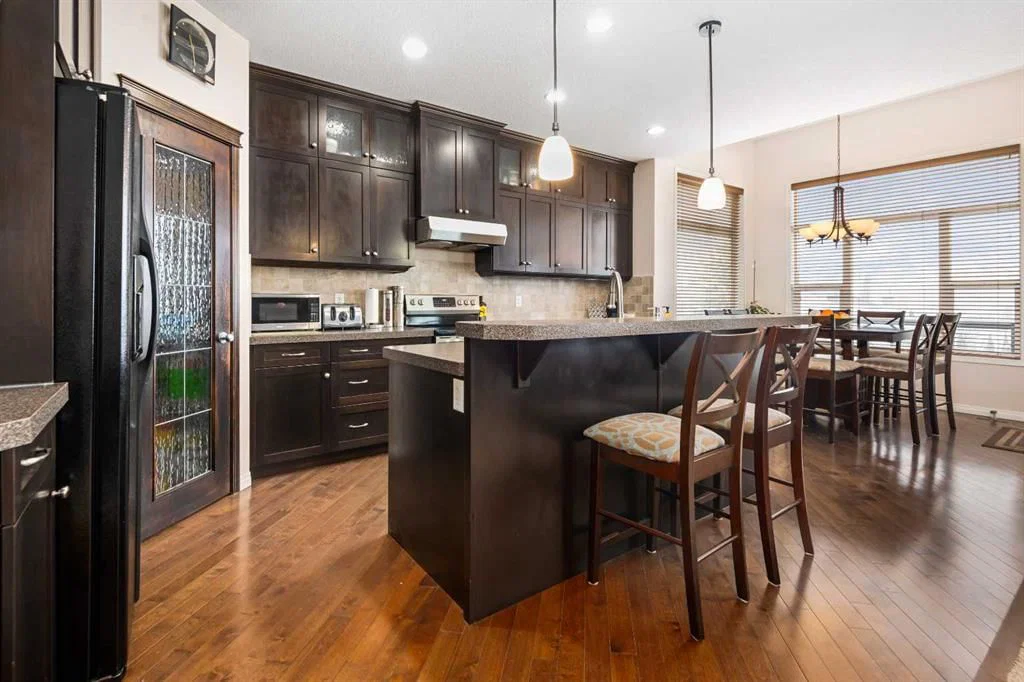 79 Pantego Way NW, Calgary — photo 5 of 46