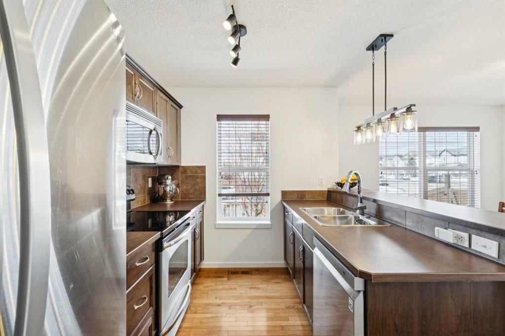 344 Silverado Drive SW, Calgary — photo 5 of 32