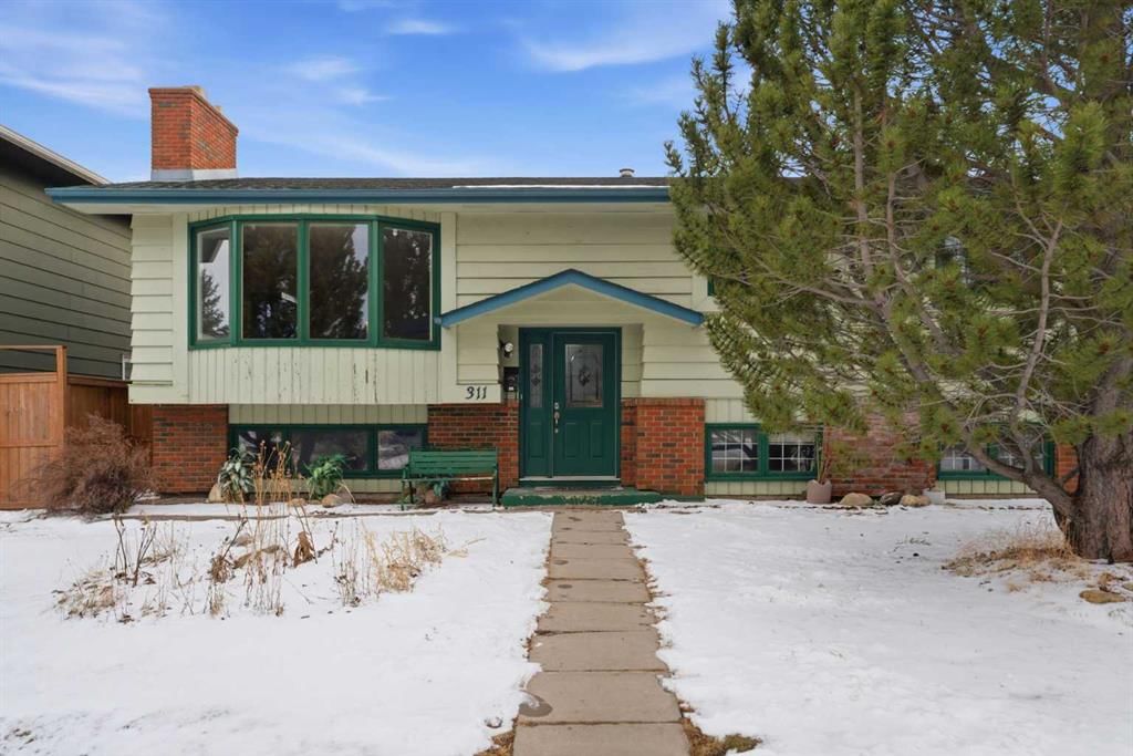 311 Parkglen Crescent SE, Calgary — main listing photo