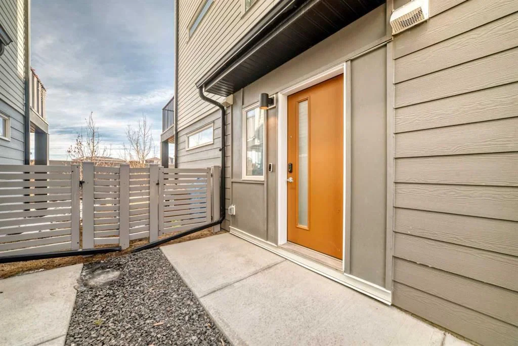 413 Skyview Ranch Circle NE, Calgary — photo 4 of 37