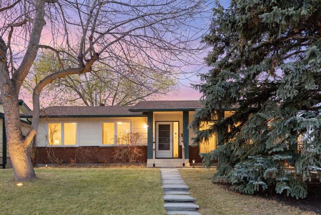 115 Midvalley Place SE, Calgary — main listing photo