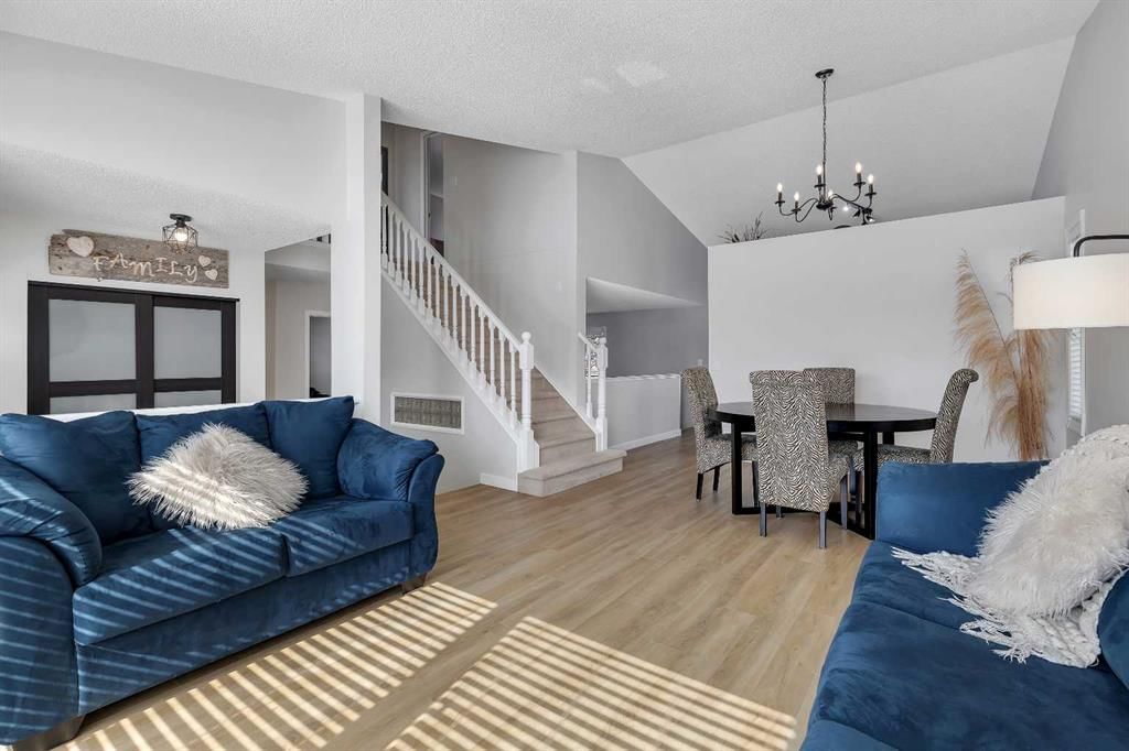 12 Harvest Oak Place NE, Calgary — photo 4 of 31