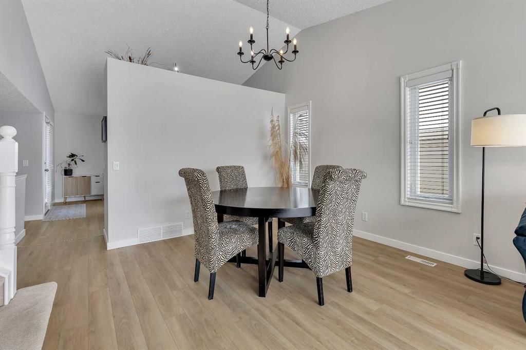 12 Harvest Oak Place NE, Calgary — photo 5 of 31