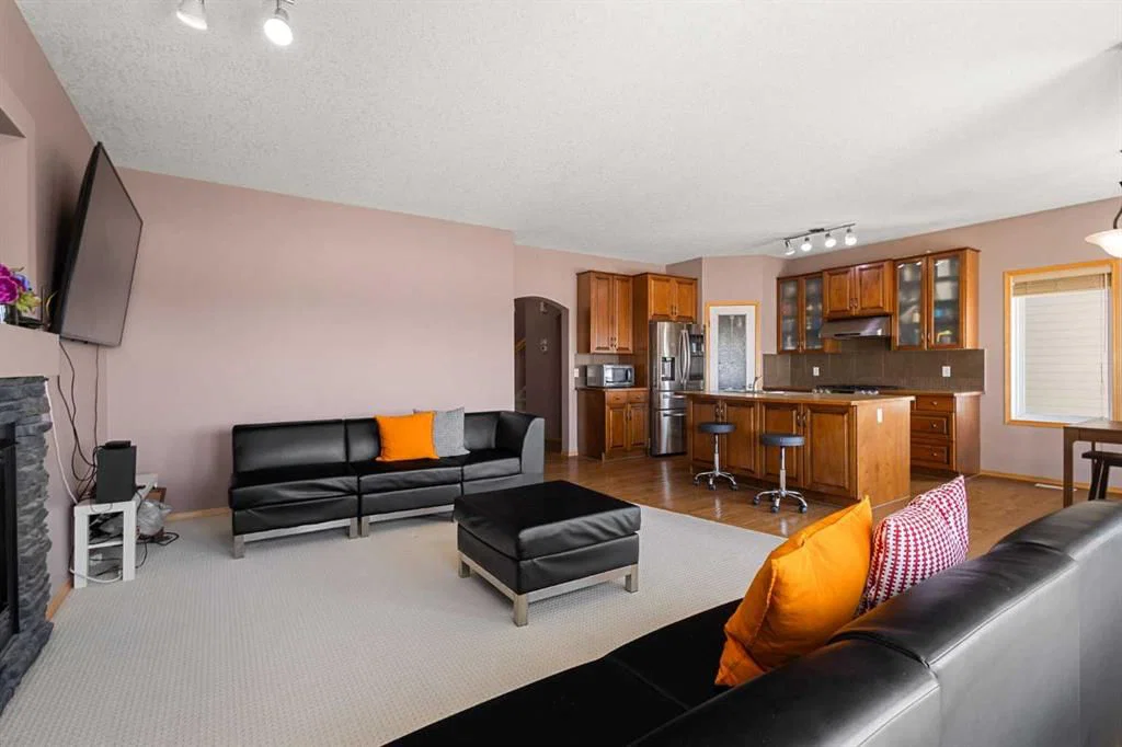 146 Panamount Villas NW, Calgary — photo 5 of 50