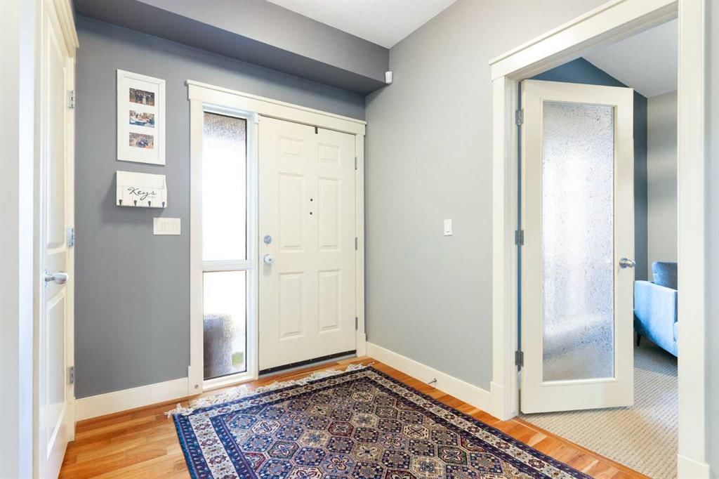 102 Discovery Ridge Way SW, Calgary — photo 3 of 46