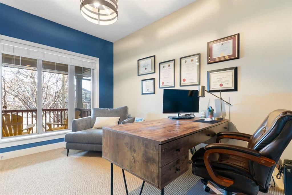 102 Discovery Ridge Way SW, Calgary — photo 5 of 46