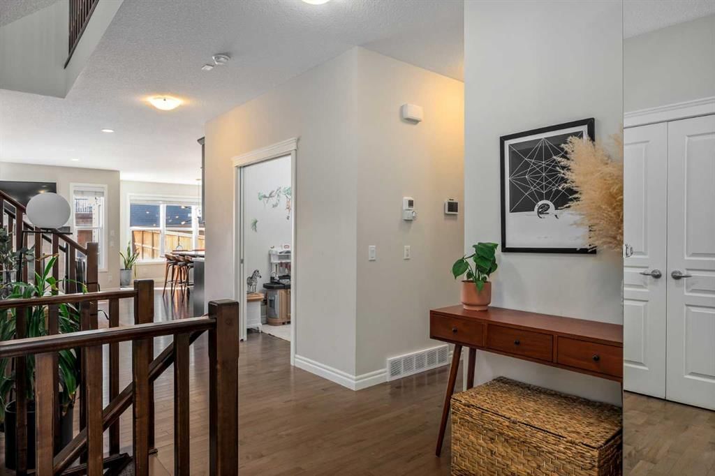 192 Nolanhurst Heights NW, Calgary — photo 5 of 48