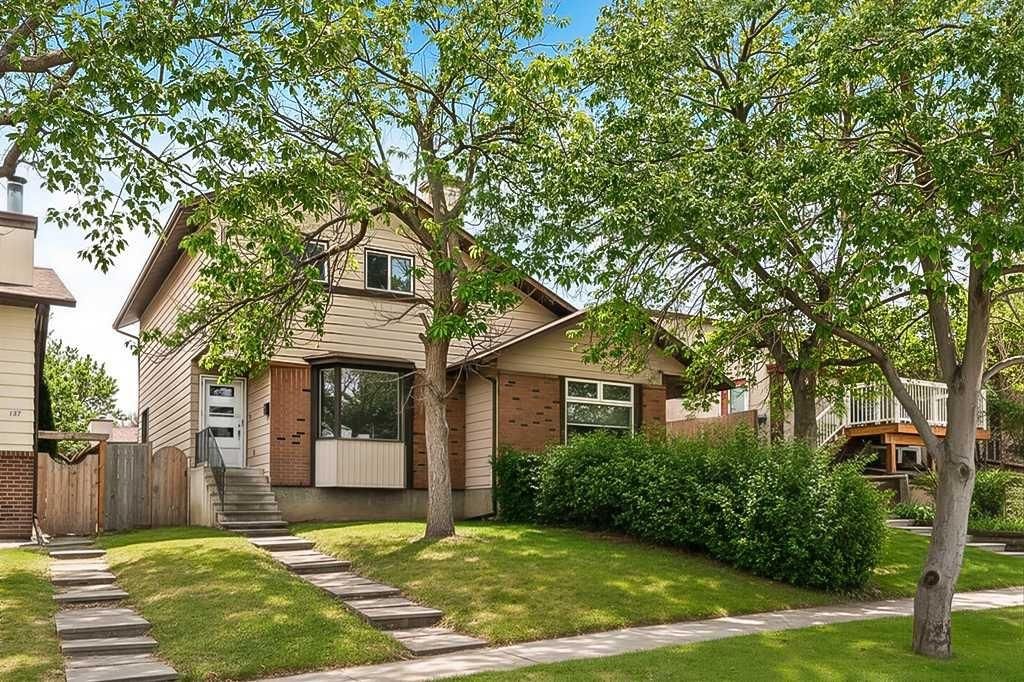 129 Berwick Drive NW, Calgary — main listing photo