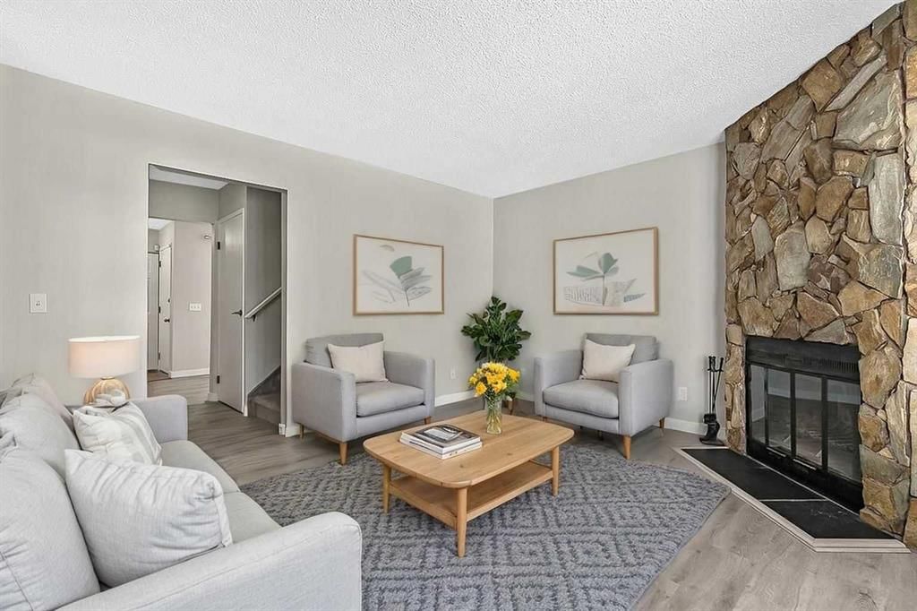 129 Berwick Drive NW, Calgary — photo 4 of 36