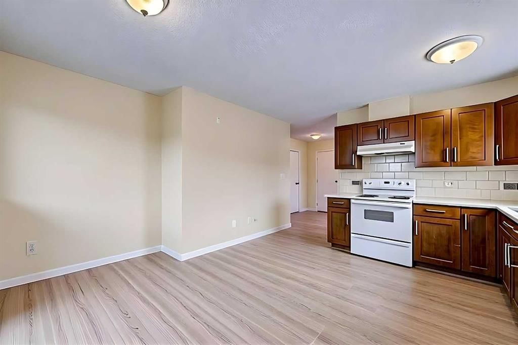 87 Bedford Drive NE, Calgary — photo 4 of 26