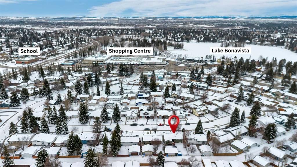 12132 Lake Waterton Crescent SE, Calgary — photo 2 of 44