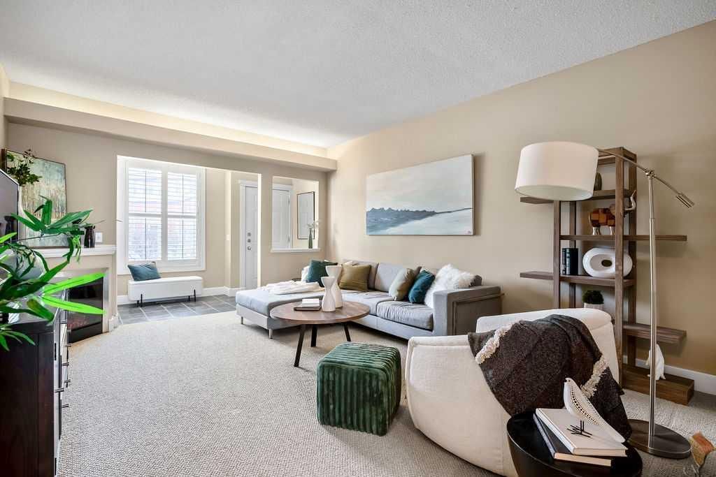 15, 27 Springborough Boulevard SW, Calgary — photo 5 of 42