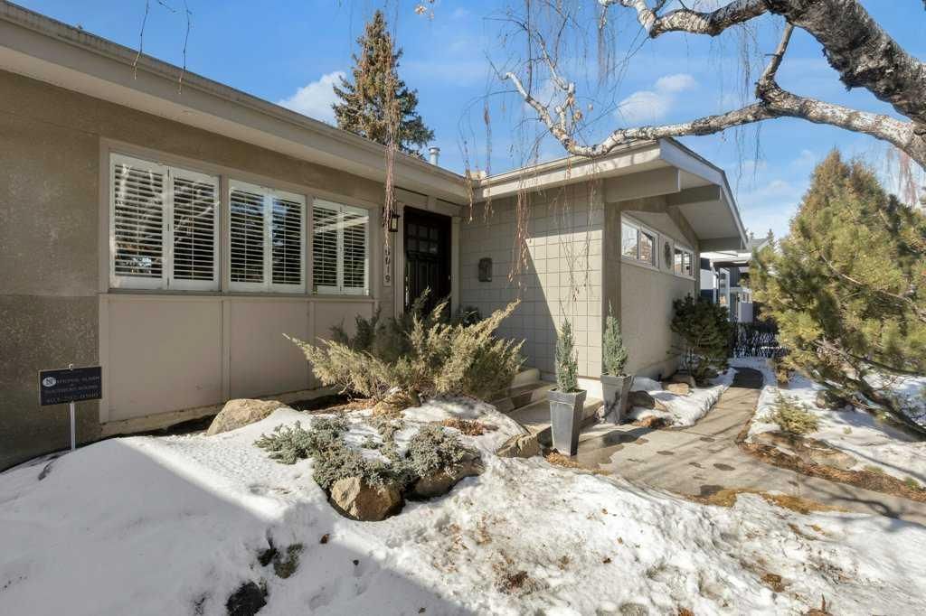 6019 Lakeview Drive SW, Calgary — photo 4 of 39