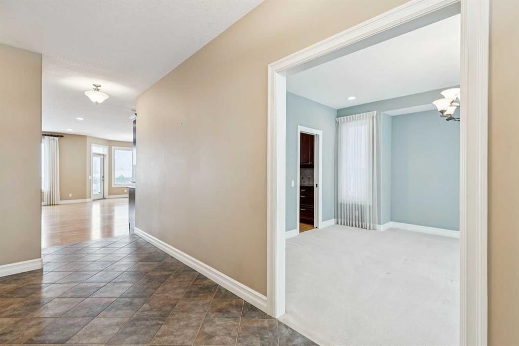 67 Elysian Crescent SW, Calgary — photo 3 of 37