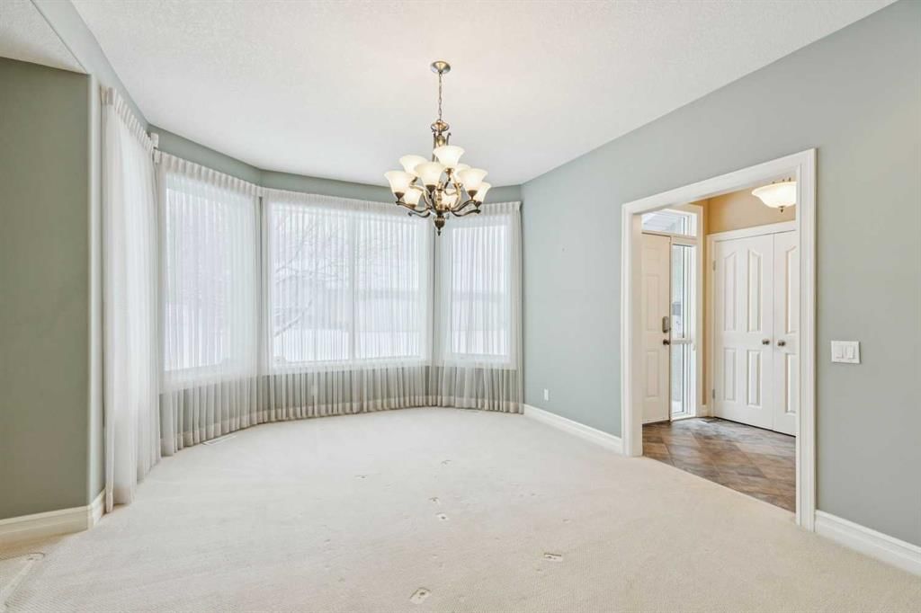 67 Elysian Crescent SW, Calgary — photo 4 of 37
