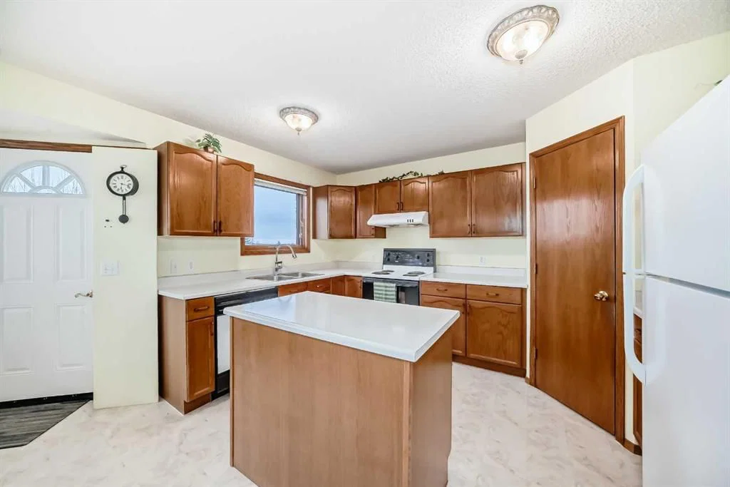 40 Harvest Glen Mews NE, Calgary — photo 5 of 49