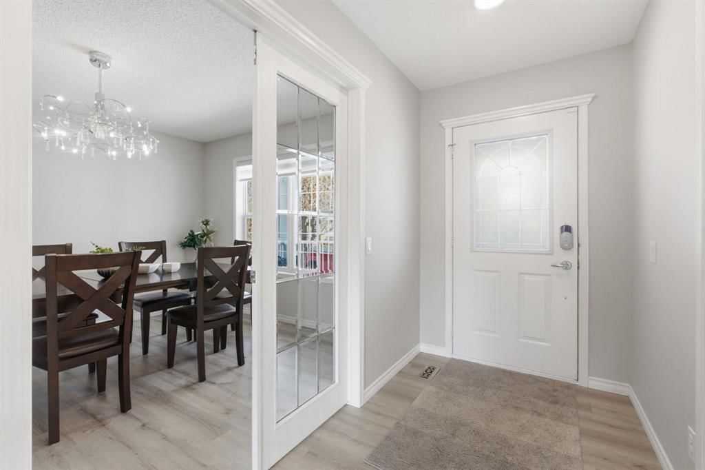 124 Prestwick Estate Way SE, Calgary — photo 2 of 50