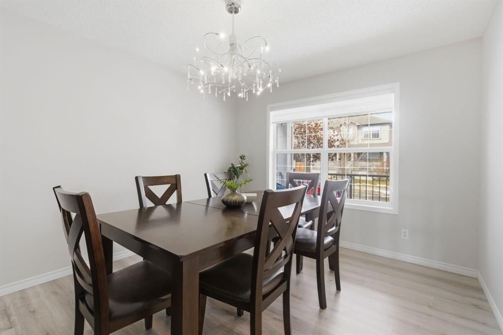124 Prestwick Estate Way SE, Calgary — photo 4 of 50