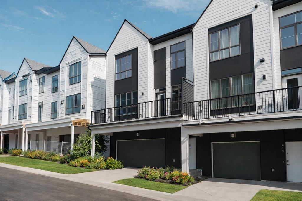 614 Sovereign Common SW, Calgary — main listing photo