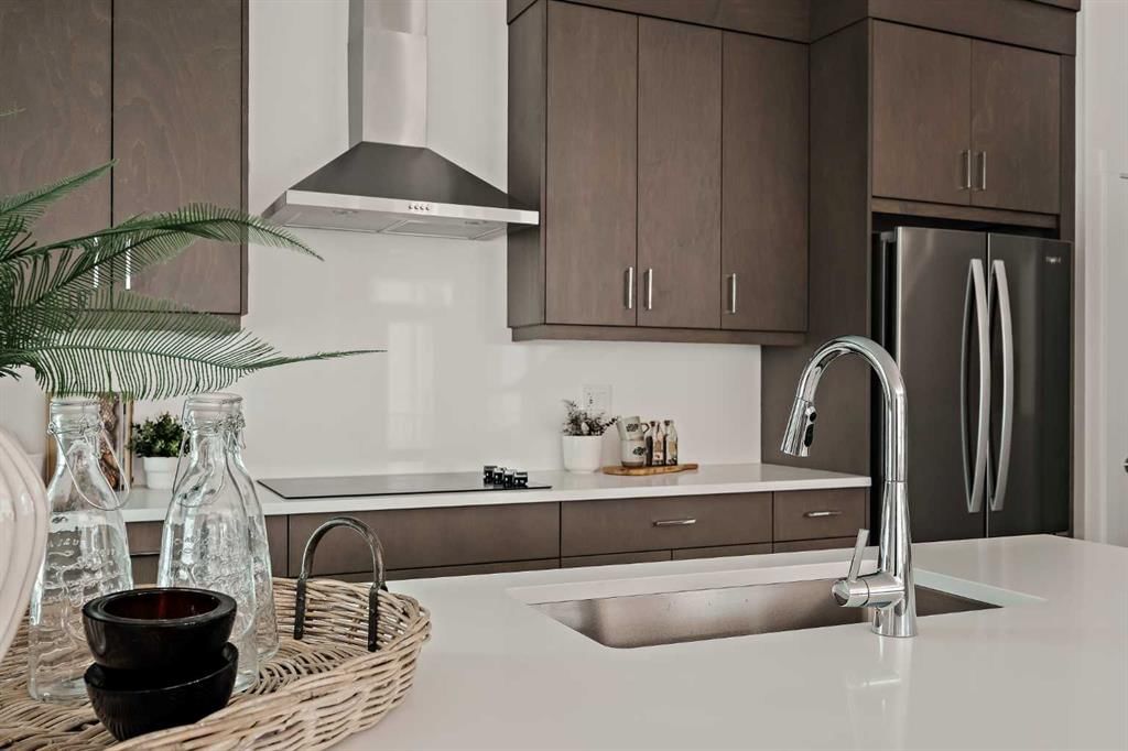 614 Sovereign Common SW, Calgary — photo 4 of 28