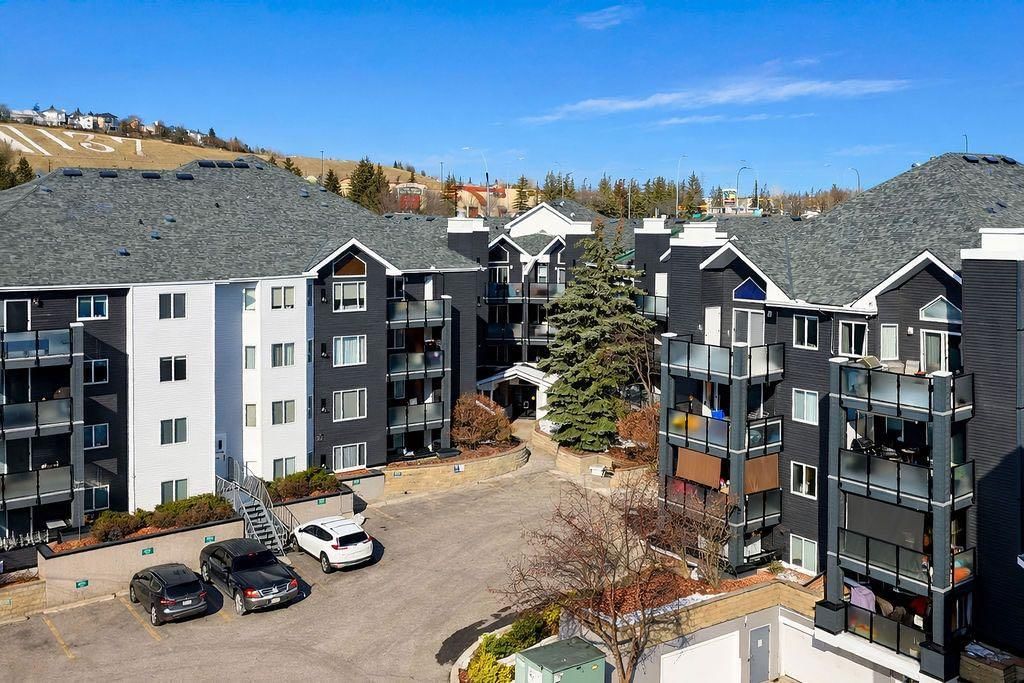 310, 20 Sierra Morena Mews SW, Calgary — photo 2 of 35