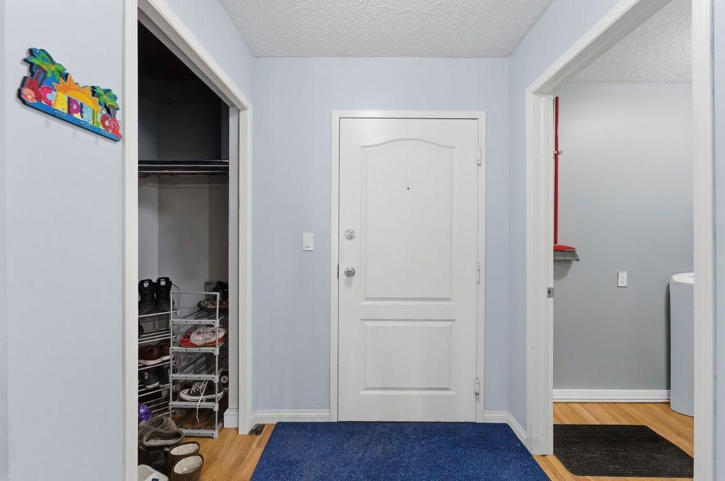 310, 20 Sierra Morena Mews SW, Calgary — photo 3 of 35