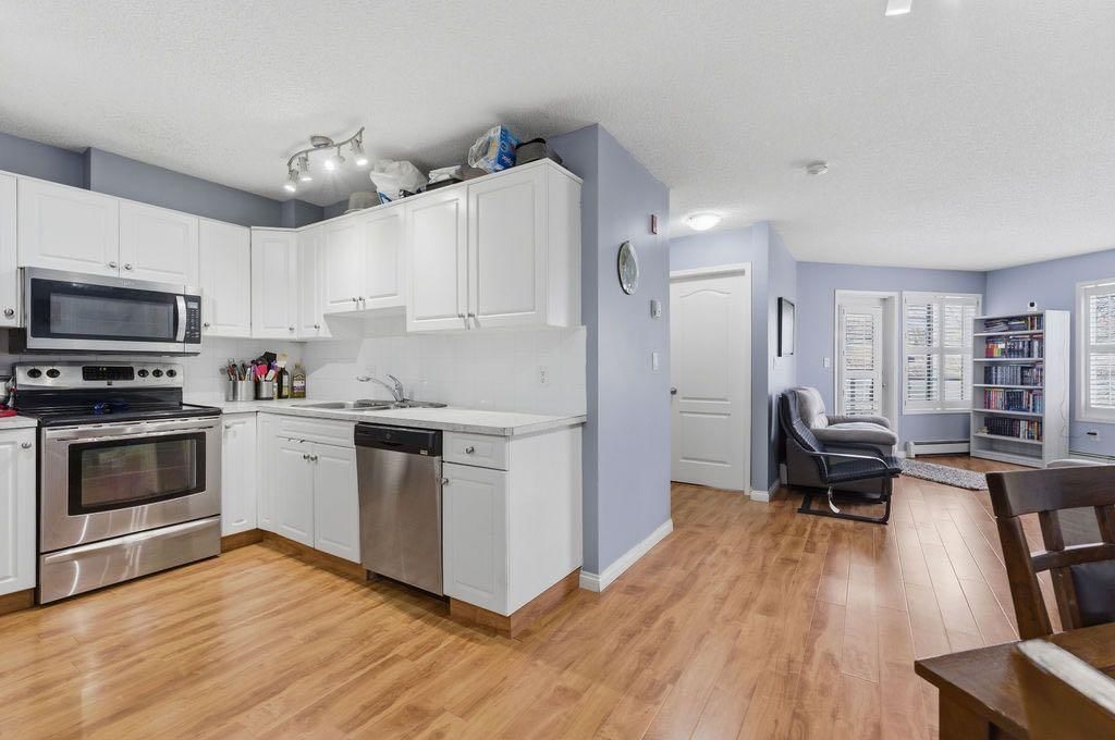 310, 20 Sierra Morena Mews SW, Calgary — photo 4 of 35