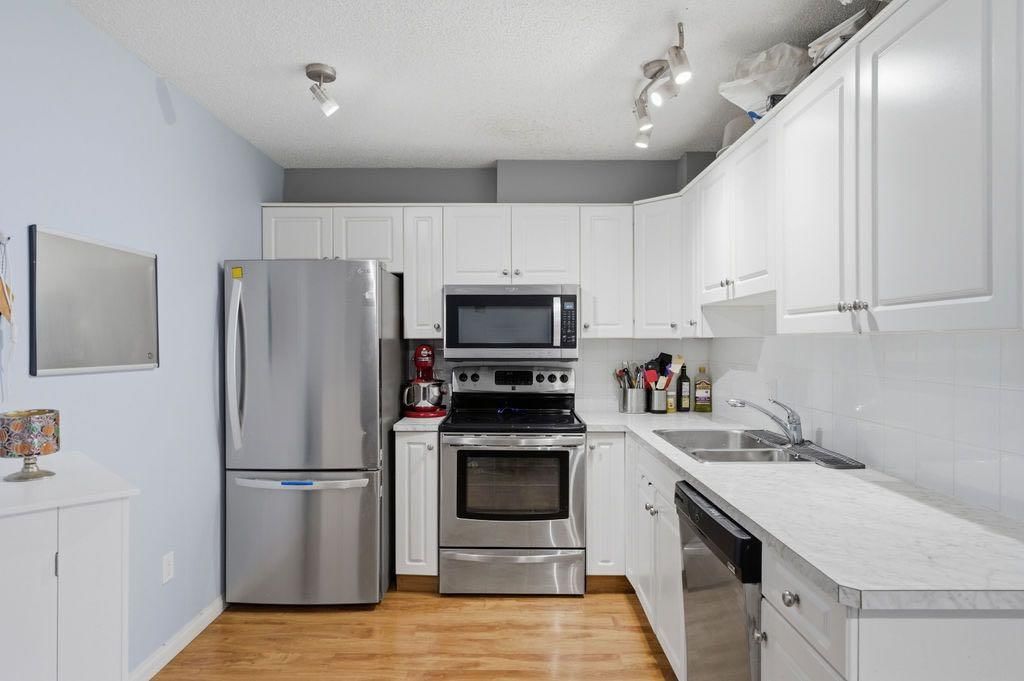 310, 20 Sierra Morena Mews SW, Calgary — photo 5 of 35