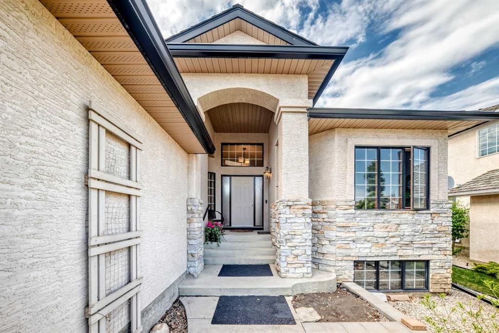 60 Hamptons Terrace NW, Calgary — photo 3 of 49