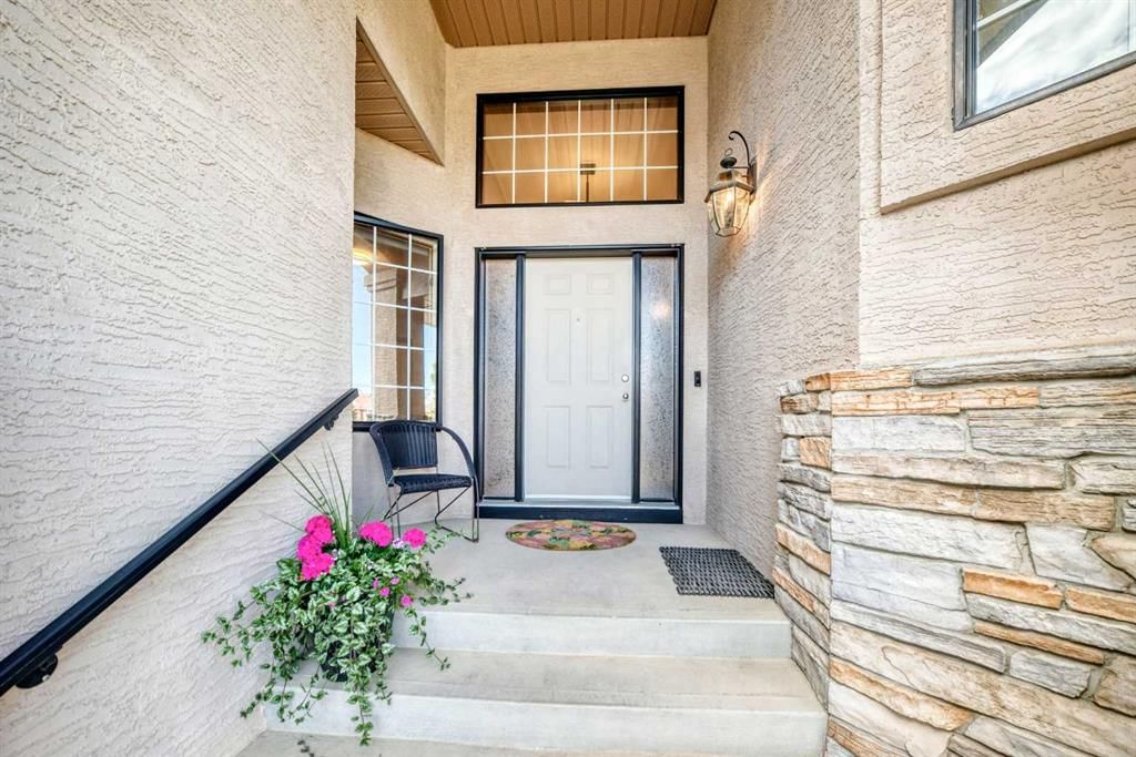 60 Hamptons Terrace NW, Calgary — photo 4 of 49