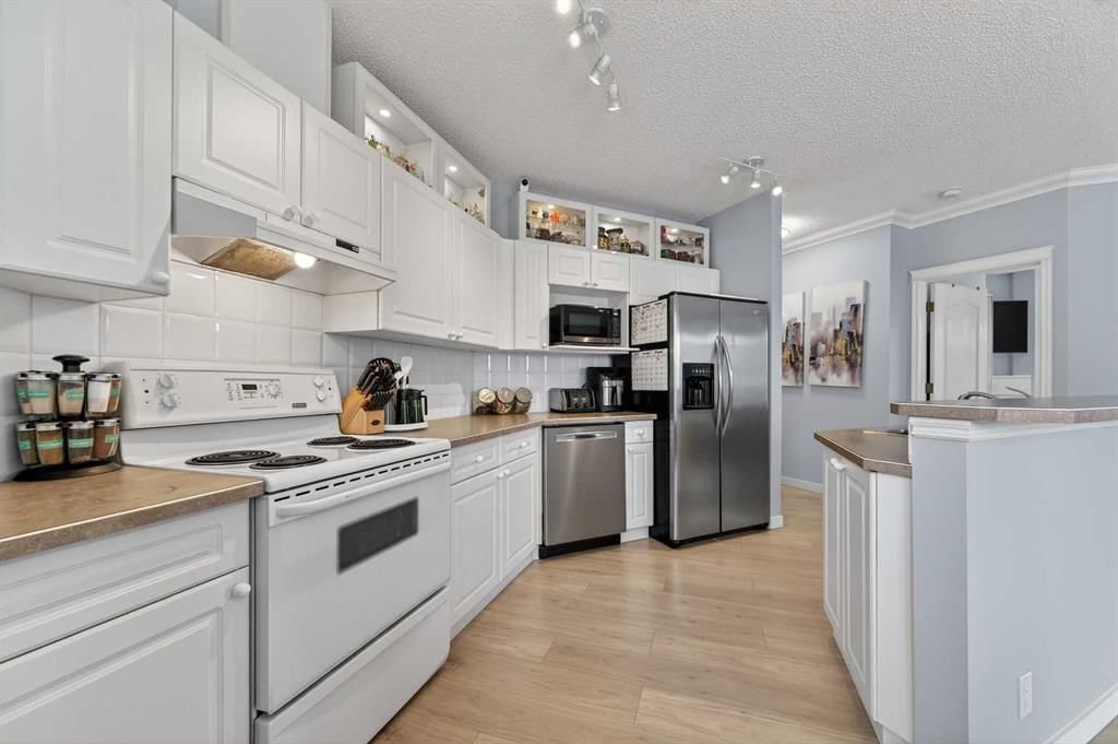 102, 78 Prestwick Gardens SE, Calgary — photo 4 of 44