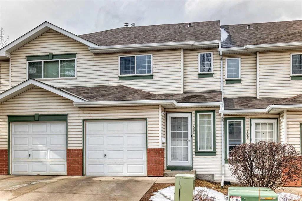 144 Country Hills Villas NW, Calgary — main listing photo