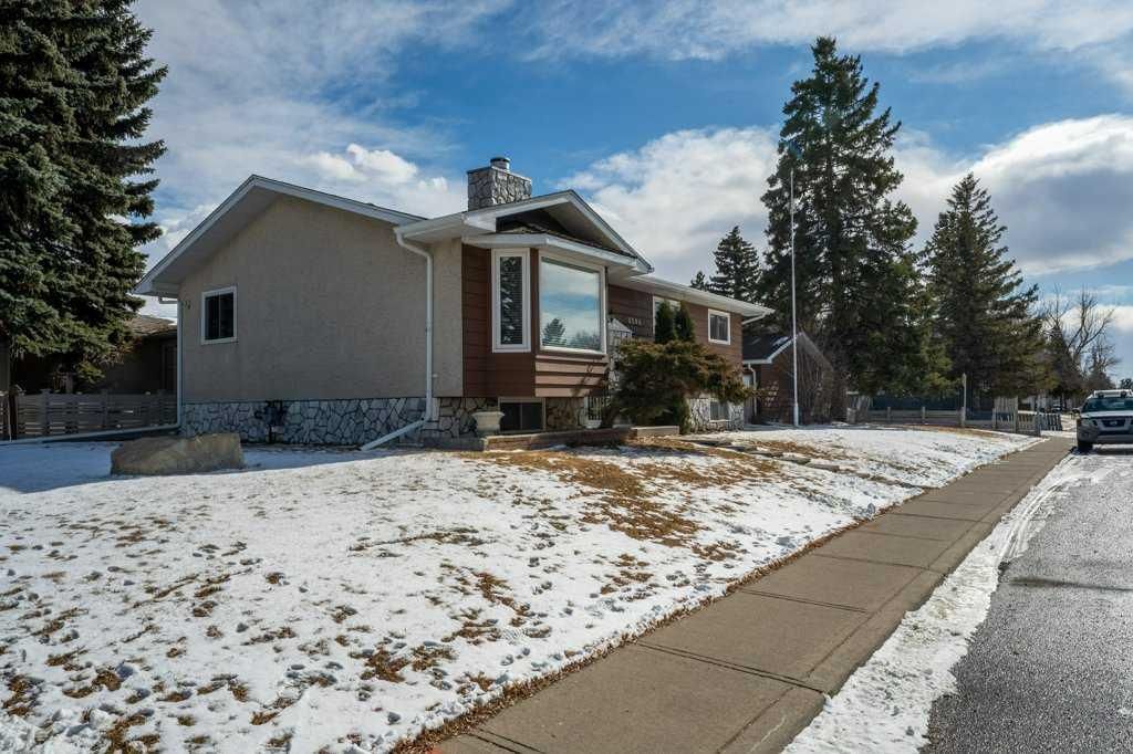 3204 33 Street SE, Calgary — photo 2 of 42