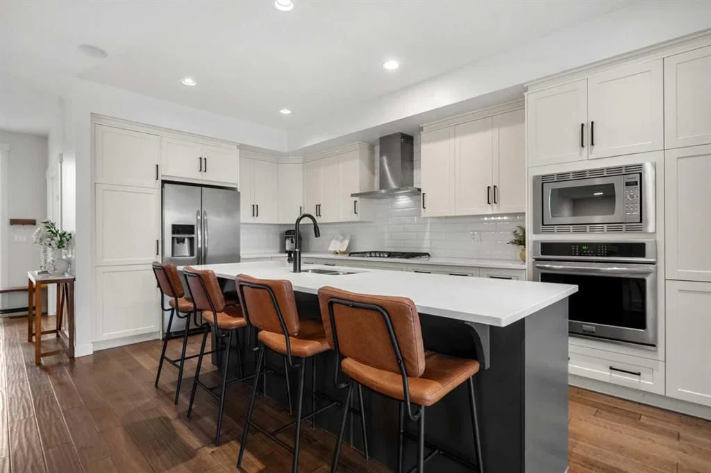 3917 2 Street NW, Calgary — photo 5 of 50