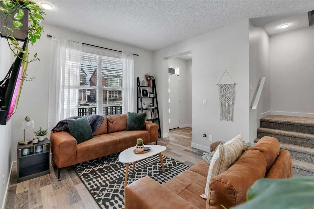 24 Carringvue Way NW, Calgary — photo 2 of 43