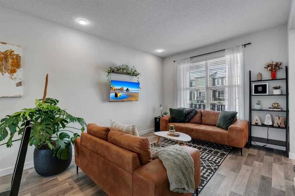 24 Carringvue Way NW, Calgary — photo 3 of 43