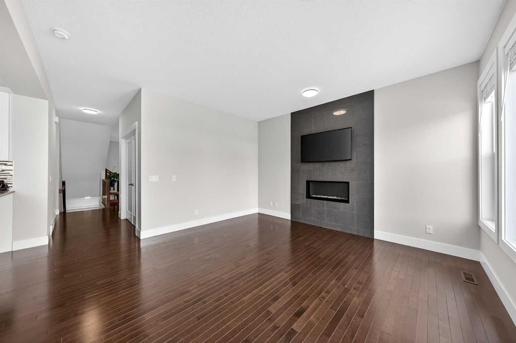 14 Evansfield Road NW, Calgary — photo 4 of 43
