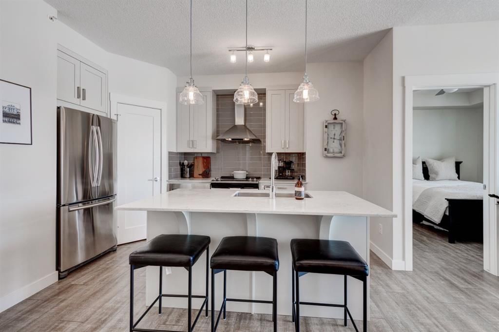 421, 10 Walgrove Walk SE, Calgary — photo 2 of 27
