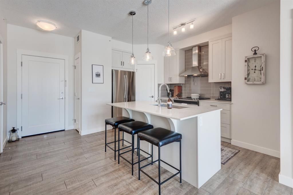 421, 10 Walgrove Walk SE, Calgary — photo 3 of 27