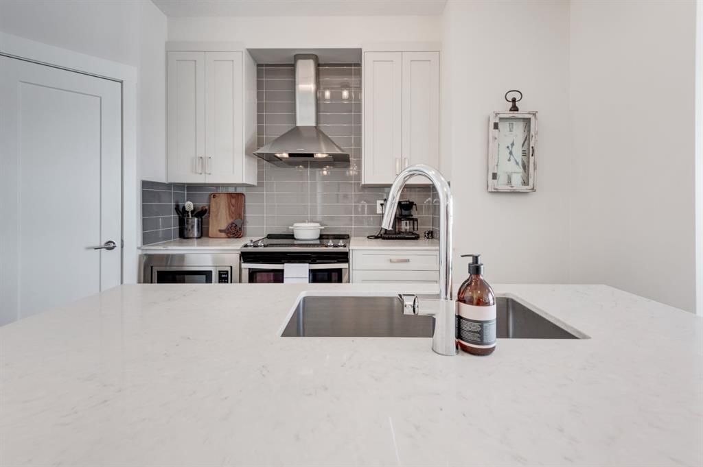 421, 10 Walgrove Walk SE, Calgary — photo 4 of 27