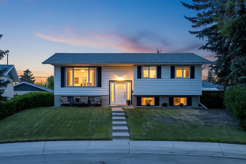 335 Huntbourne Hill NE, Calgary — main listing photo